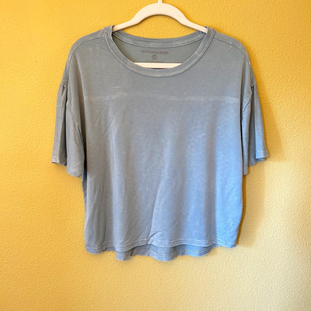 Southern Shirt Short Sleeve Loose Fitting Cropped Length Wmns Top‎ Raw Hem Small